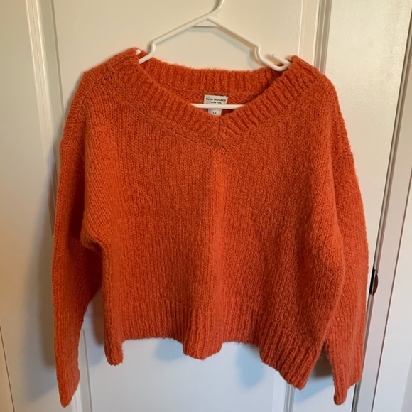 Club Monaco Sweater - Picture 2 of 3